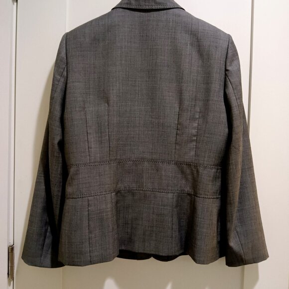 Anne Klein Charcoal Gray Sharkskin Blazer with detailed Pick Stitching - Picture 2 of 7